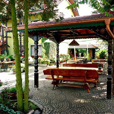 Debska Kuznia Gosciniec Stara Kuznia酒店 外观 照片